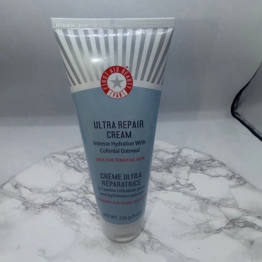 FAB FIRST AID BEAUTY Intense Hydration With Colloidal Oatmeal Ultra Repair Cream